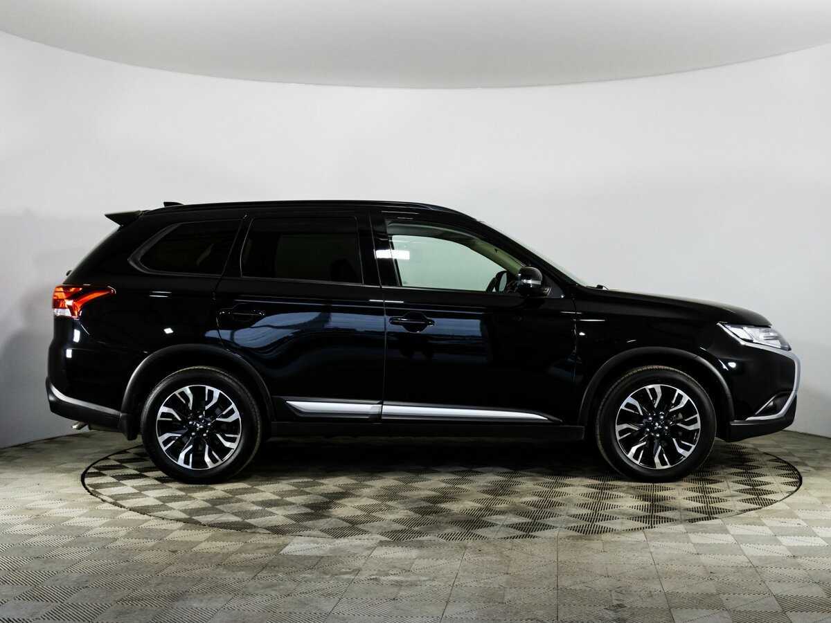 Mitsubishi Outlander с пробегом — 2021 год. Фото: #3