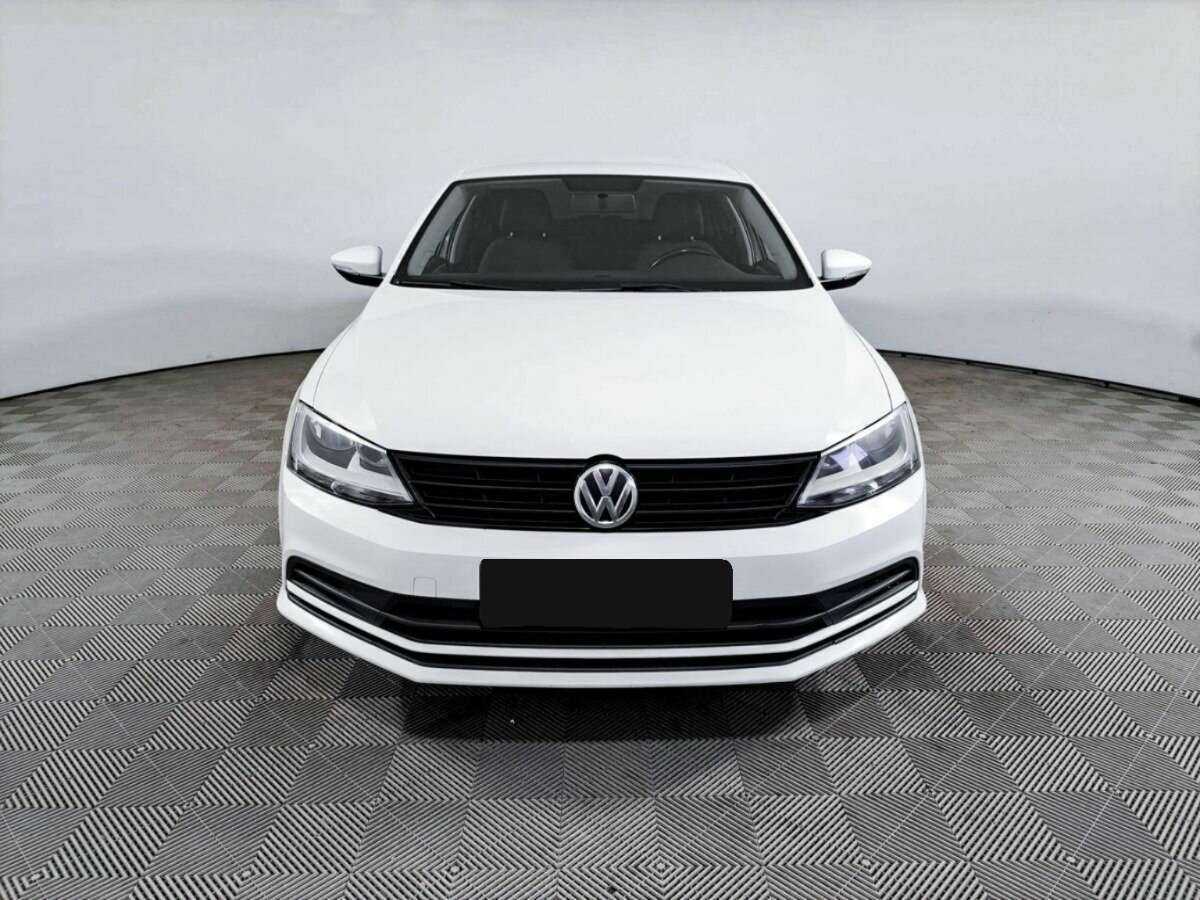 Volkswagen Jetta с пробегом — 2017 год. Фото: #1