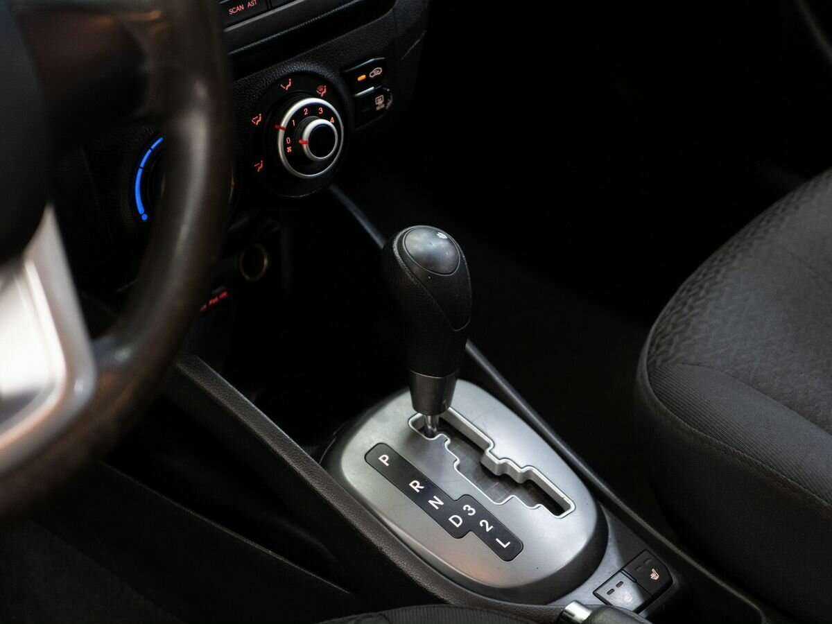 Kia Rio с пробегом — 2012 год. Фото: #9