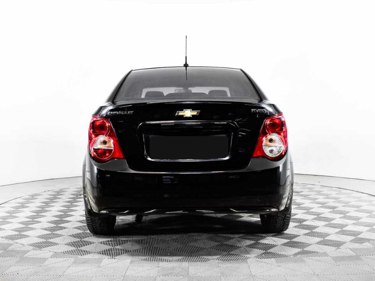 Chevrolet Aveo с пробегом — 2014 год. Фото: #5