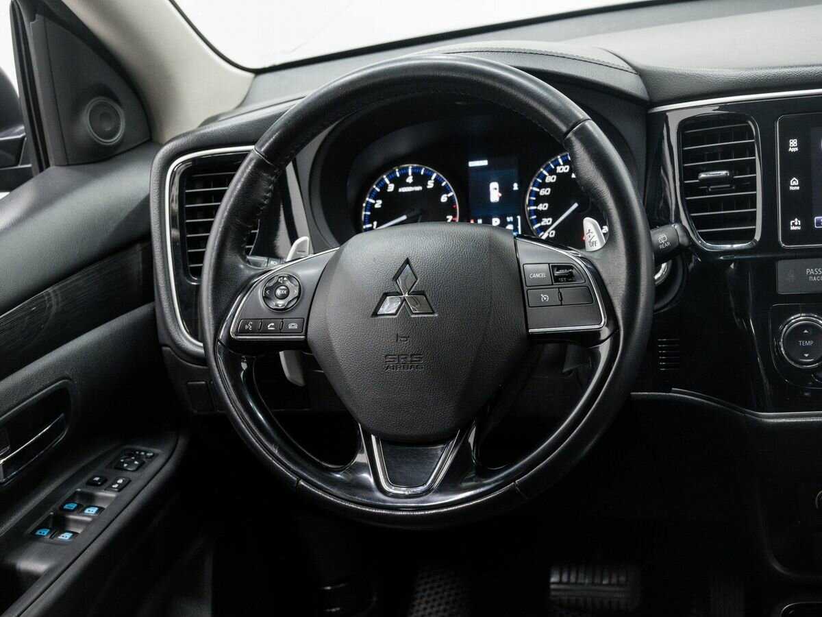 Mitsubishi Outlander с пробегом — 2017 год. Фото: #10
