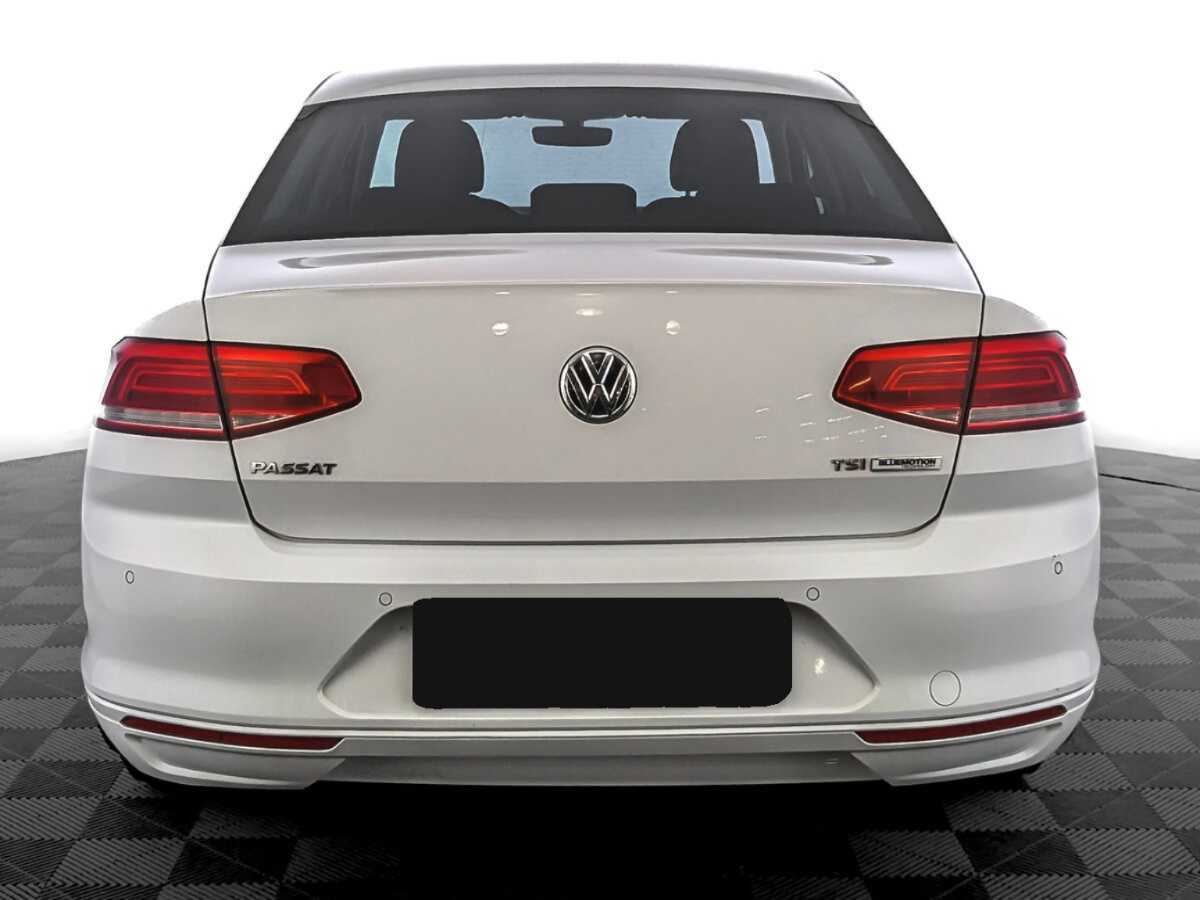 Volkswagen Passat с пробегом — 2016 год. Фото: #5