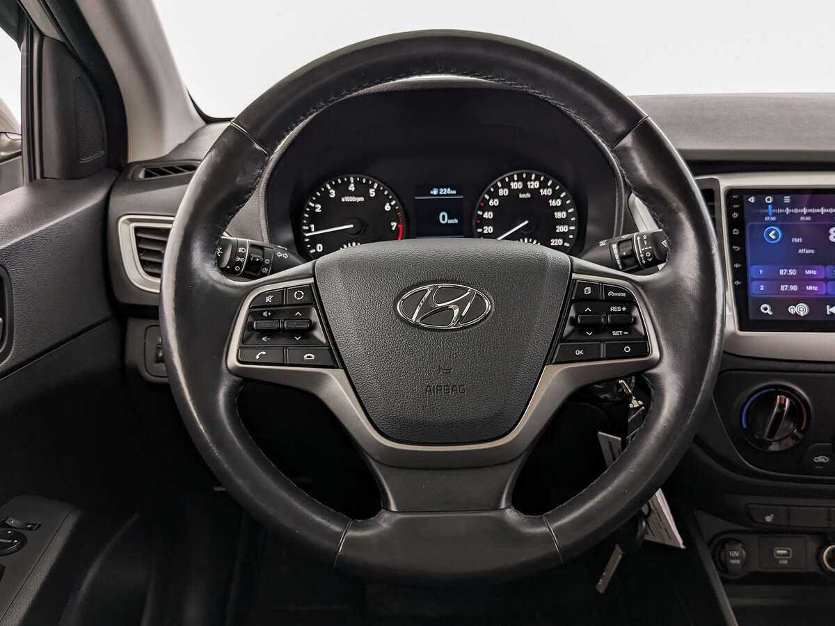 Hyundai Solaris с пробегом — 2020 год. Фото: #17