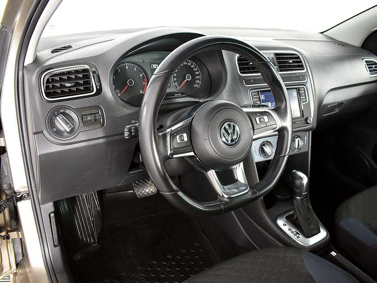 Volkswagen Polo с пробегом — 2020 год. Фото: #6