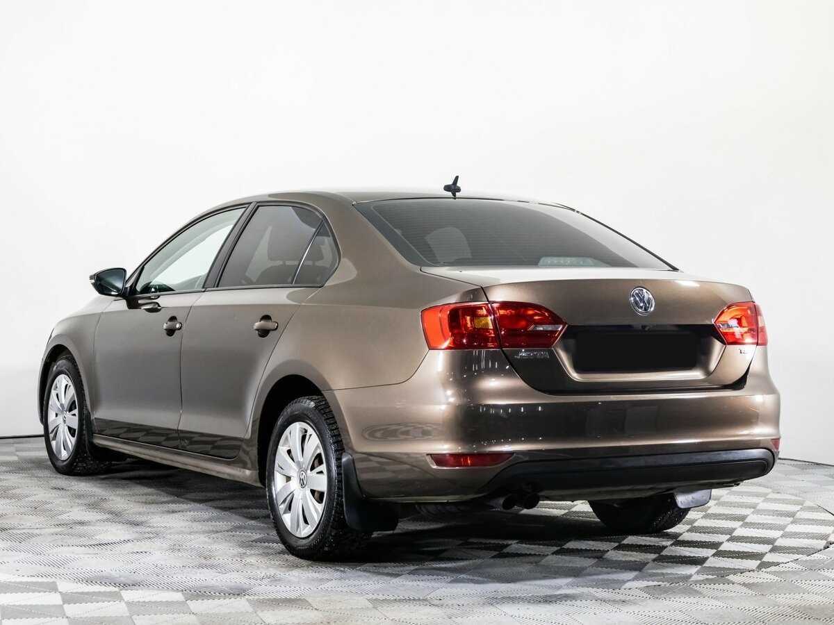 Volkswagen Jetta с пробегом — 2012 год. Фото: #6