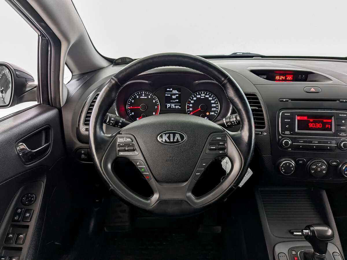 Kia Cerato с пробегом — 2015 год. Фото: #16