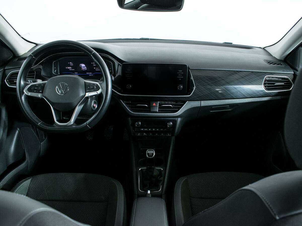 Volkswagen Polo с пробегом — 2020 год. Фото: #11