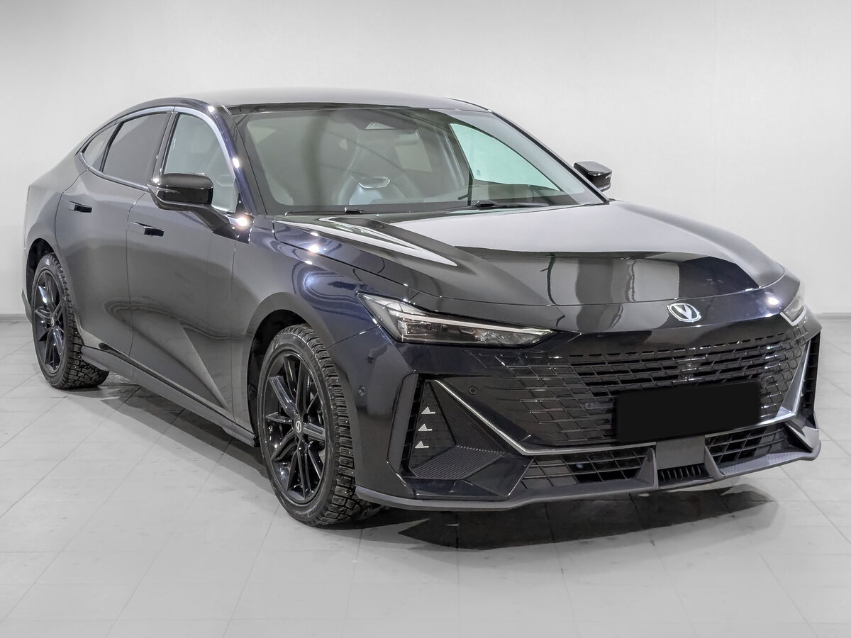 Changan UNI-V с пробегом — 2023 год. Фото: #2