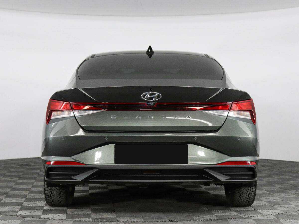 Hyundai Elantra с пробегом — 2022 год. Фото: #5