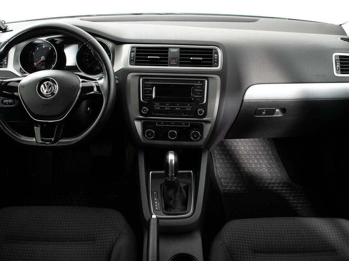 Volkswagen Jetta с пробегом — 2018 год. Фото: #10