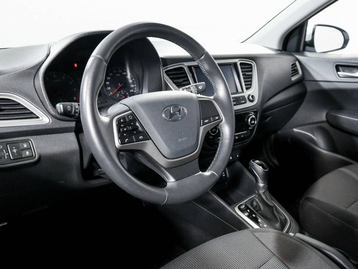 Hyundai Solaris с пробегом — 2019 год. Фото: #12