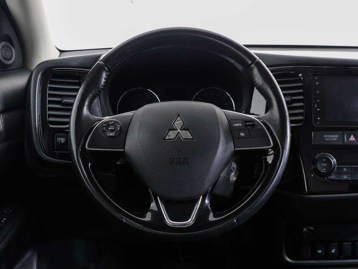Mitsubishi Outlander с пробегом — 2018 год. Фото: #9
