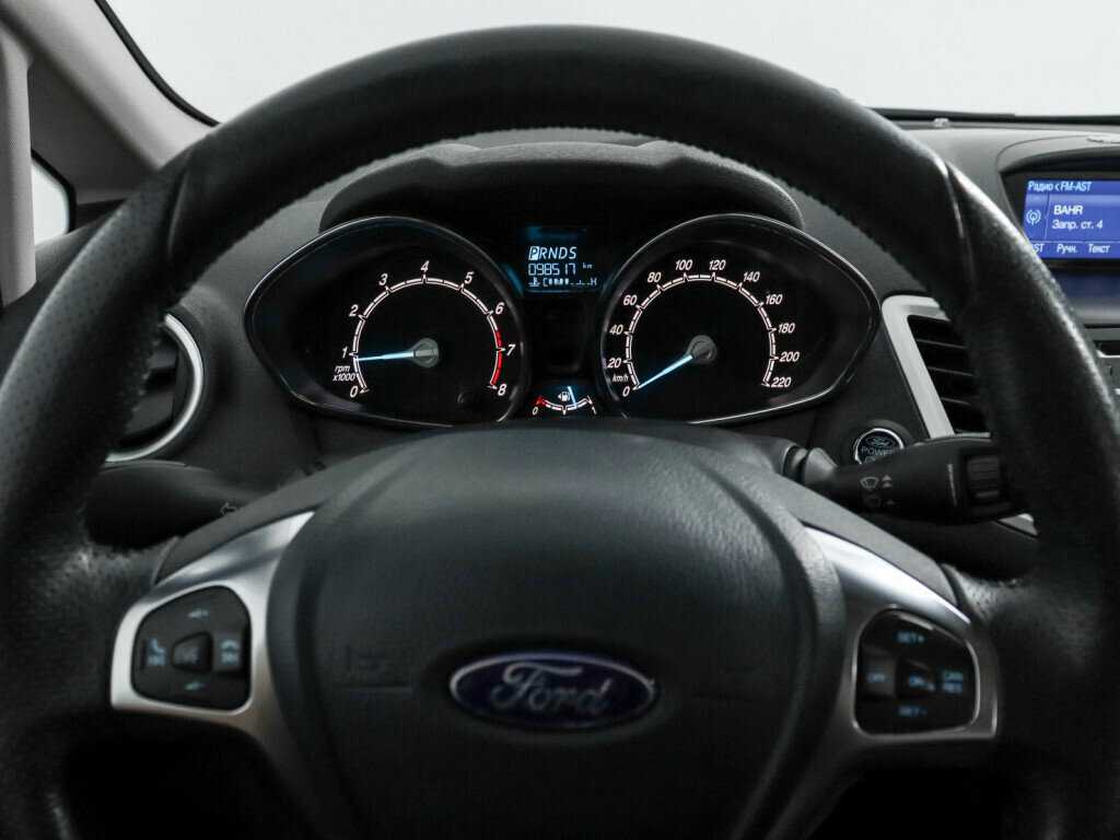 Ford Fiesta с пробегом — 2016 год. Фото: #17
