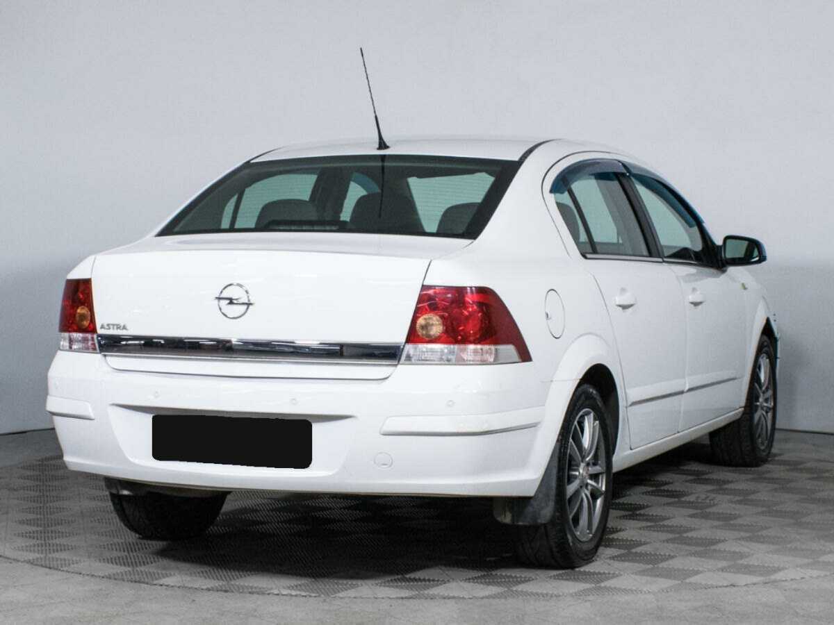 Opel Astra с пробегом — 2014 год. Фото: #4