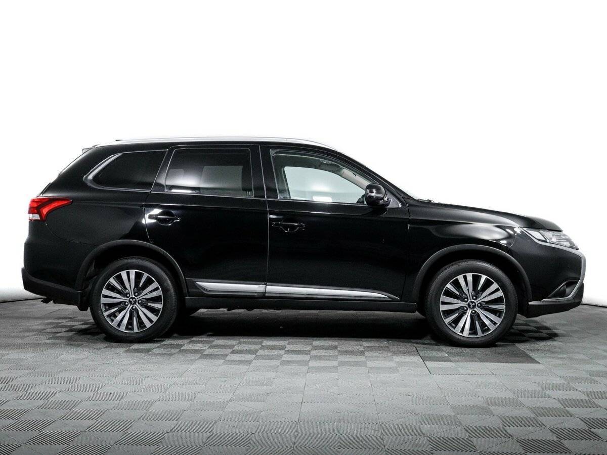 Mitsubishi Outlander с пробегом — 2021 год. Фото: #3