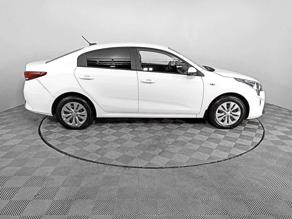 Kia Rio с пробегом — 2021 год. Фото: #3