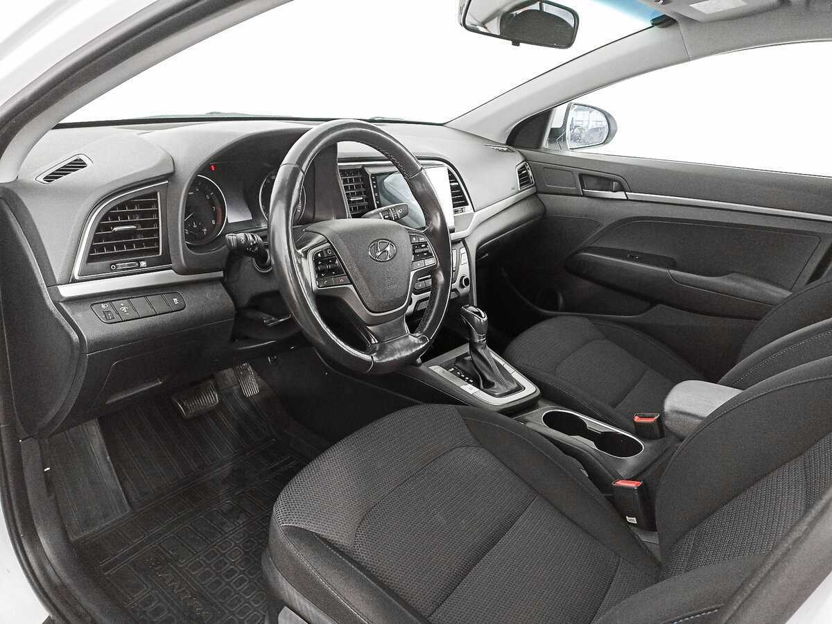 Hyundai Elantra с пробегом — 2017 год. Фото: #15