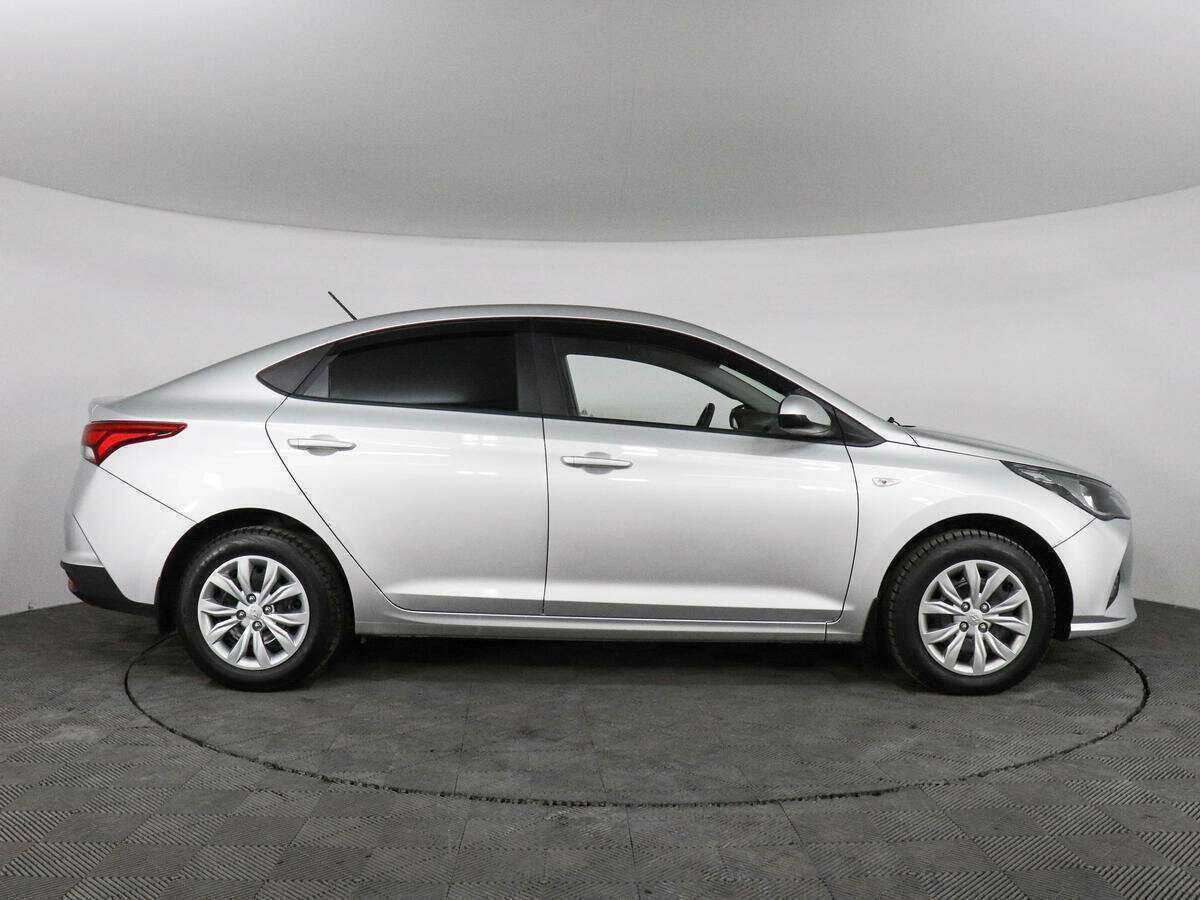 Hyundai Solaris с пробегом — 2021 год. Фото: #3