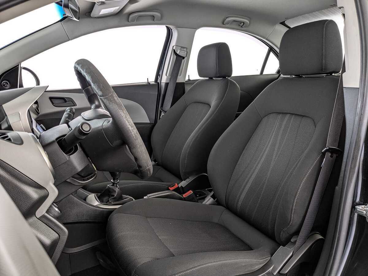 Chevrolet Aveo с пробегом — 2014 год. Фото: #15