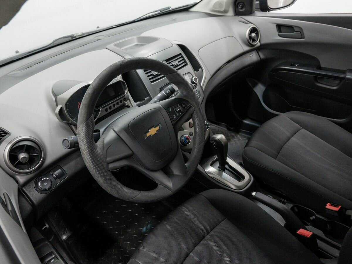 Chevrolet Aveo с пробегом — 2012 год. Фото: #9