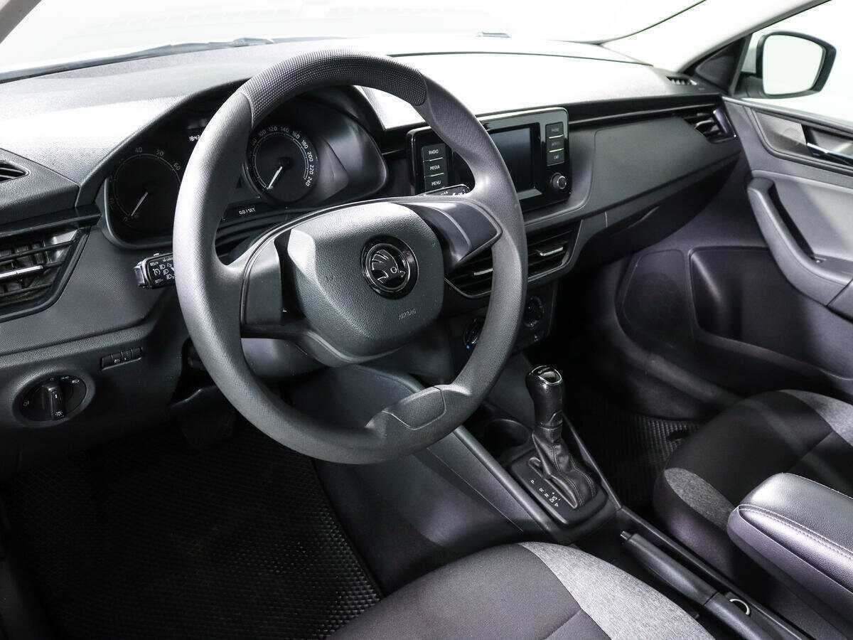 Skoda Rapid с пробегом — 2021 год. Фото: #13