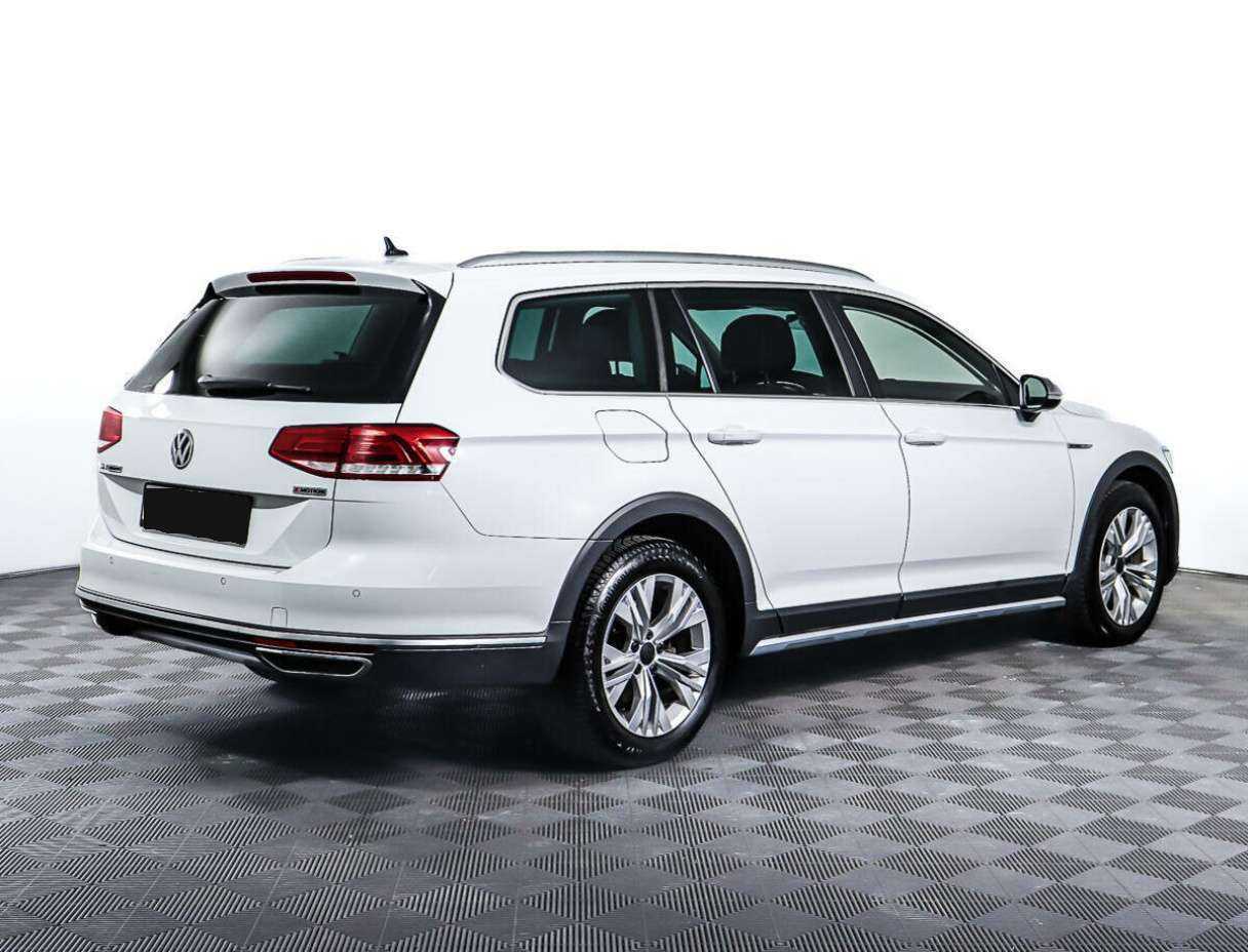Volkswagen Passat с пробегом — 2018 год. Фото: #4