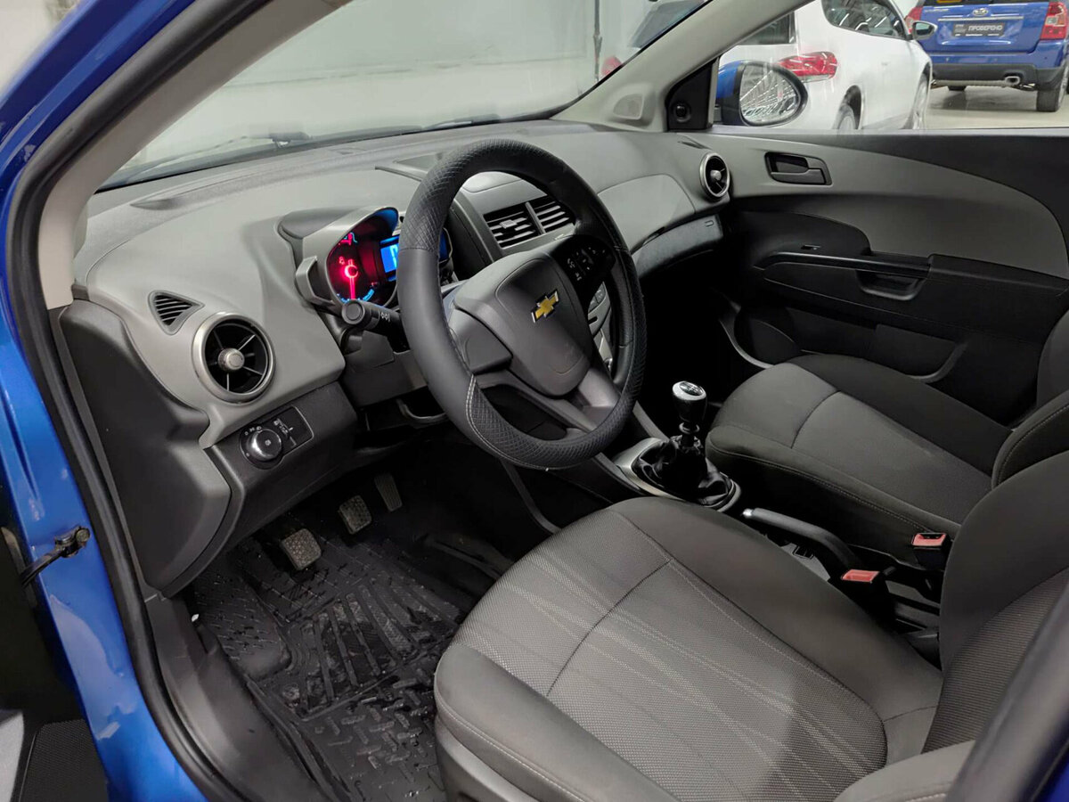 Chevrolet Aveo с пробегом — 2012 год. Фото: #15