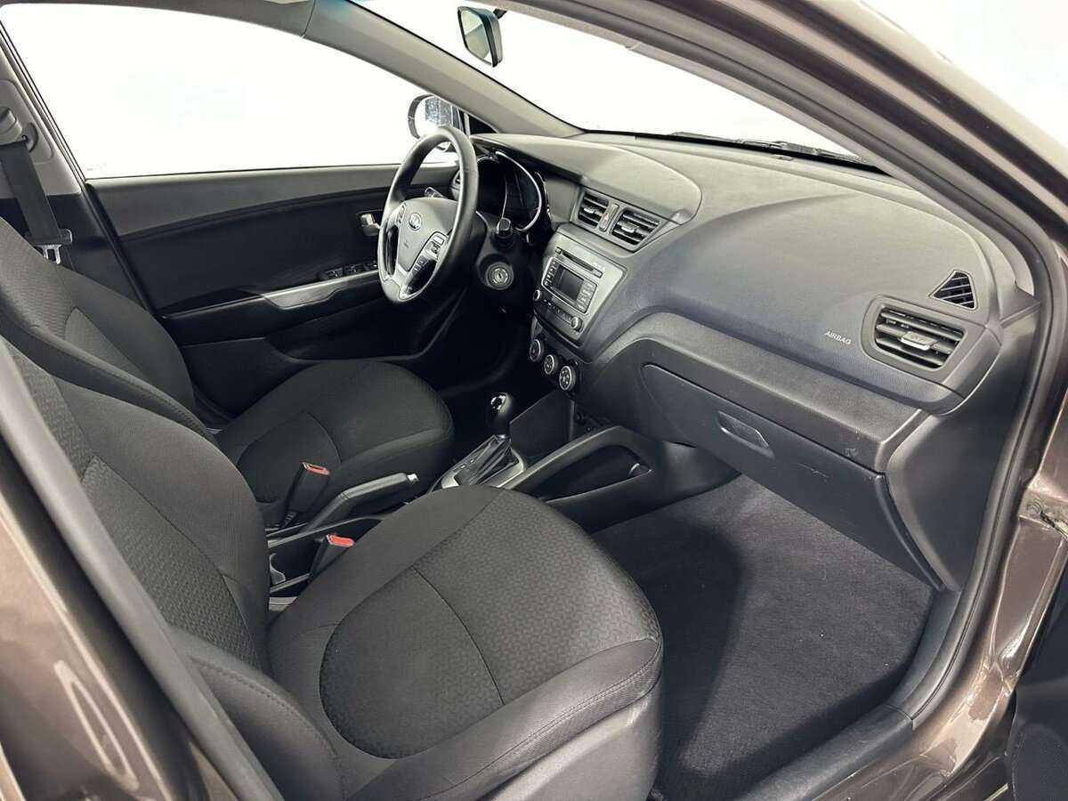 Kia Rio с пробегом — 2015 год. Фото: #11