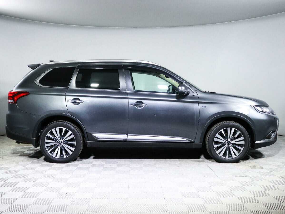 Mitsubishi Outlander с пробегом — 2020 год. Фото: #3