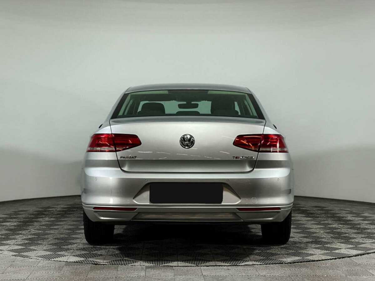 Volkswagen Passat с пробегом — 2016 год. Фото: #5