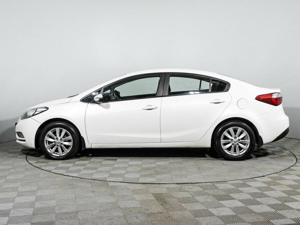 Kia Cerato с пробегом — 2015 год. Фото: #7