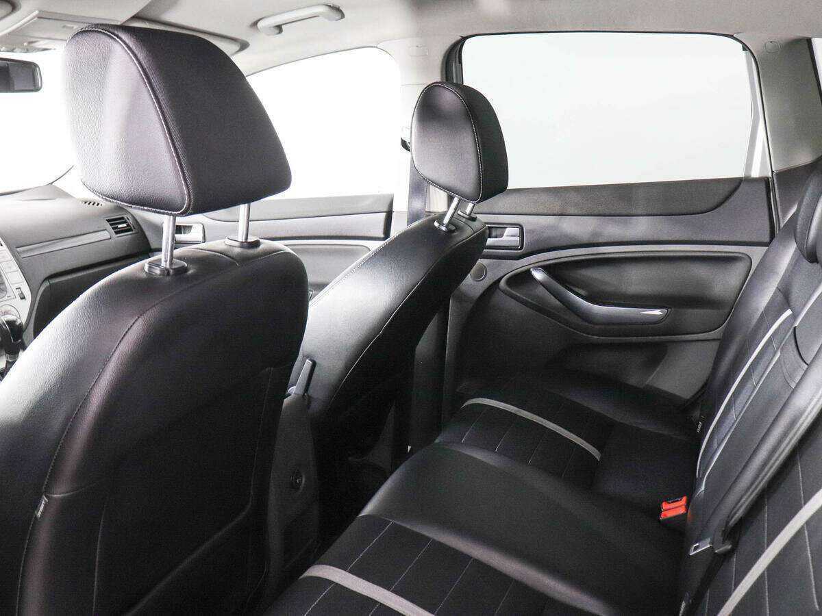 Ford Kuga с пробегом — 2012 год. Фото: #11