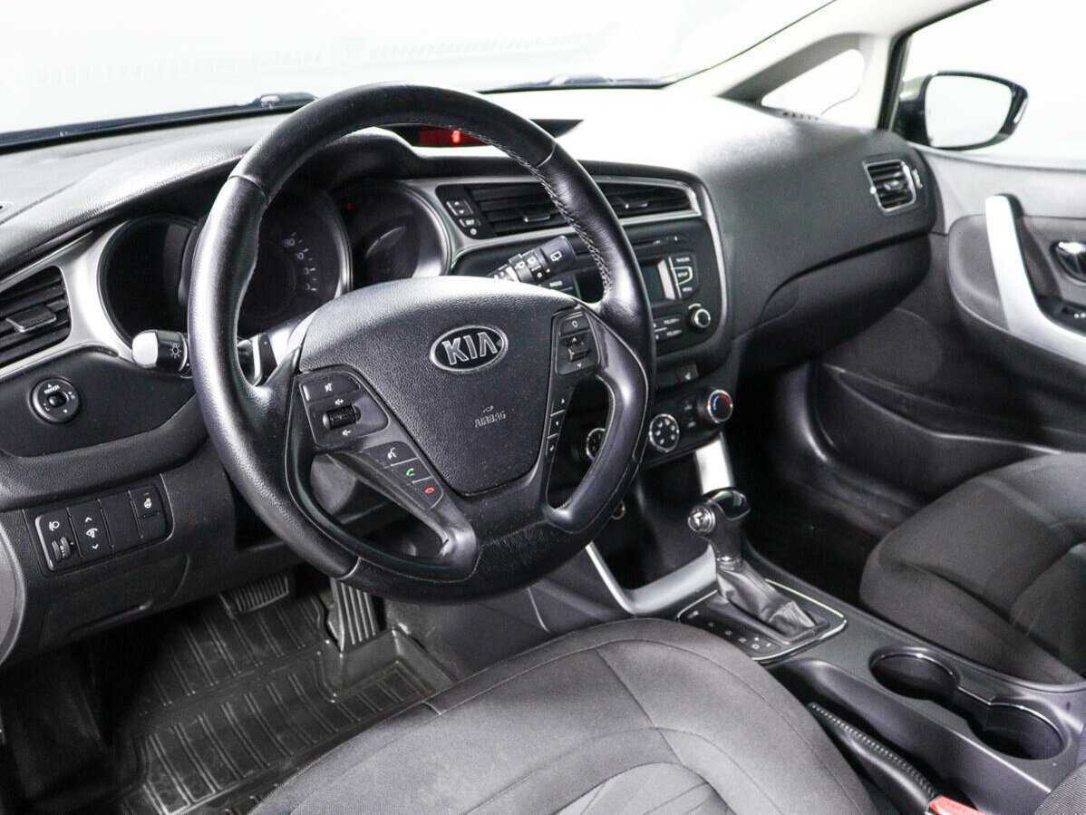 Kia Ceed с пробегом — 2015 год. Фото: #13