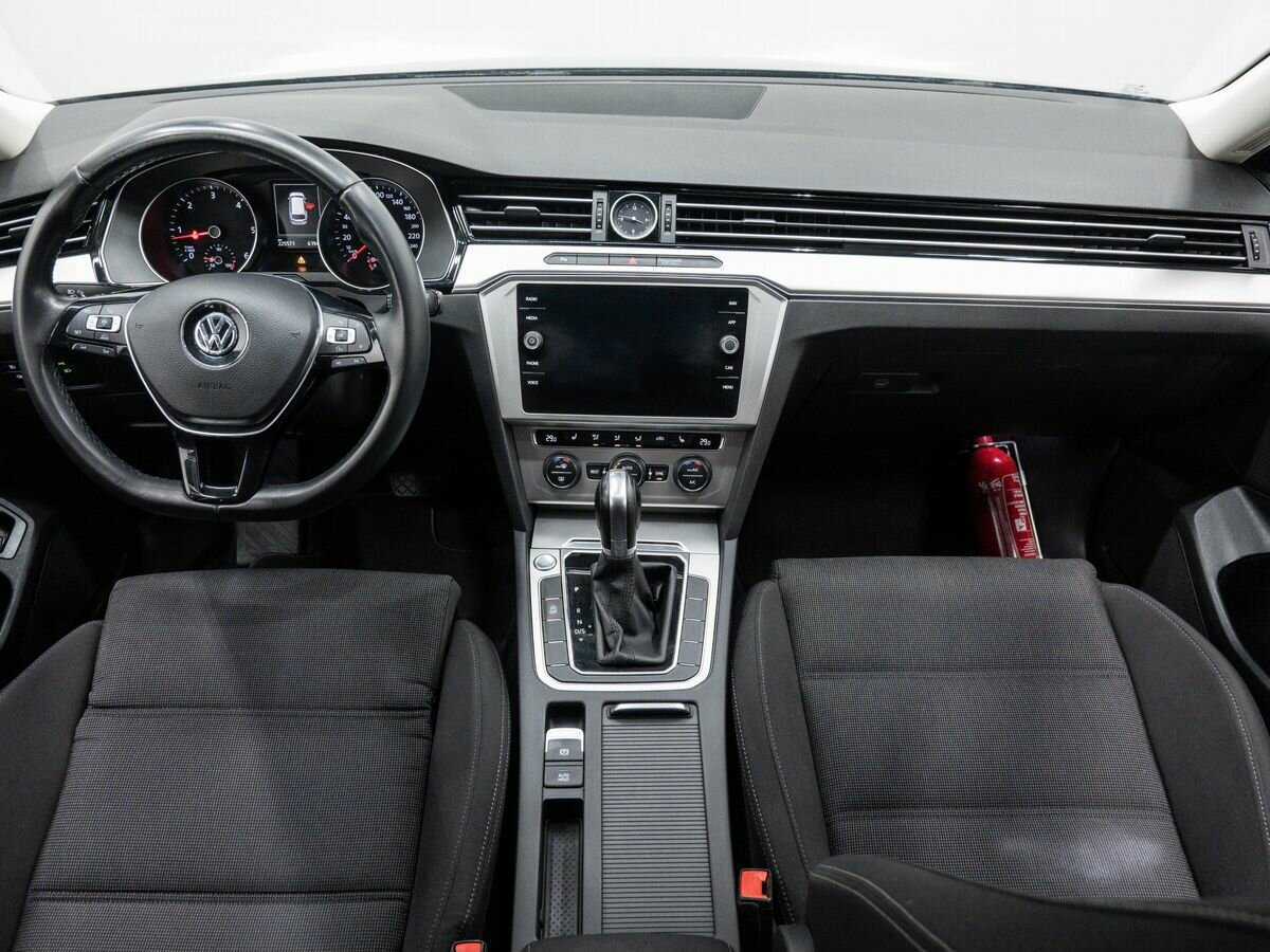 Volkswagen Passat с пробегом — 2018 год. Фото: #10