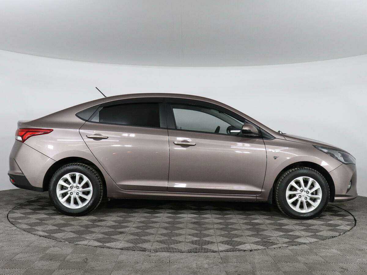 Hyundai Solaris с пробегом — 2021 год. Фото: #3