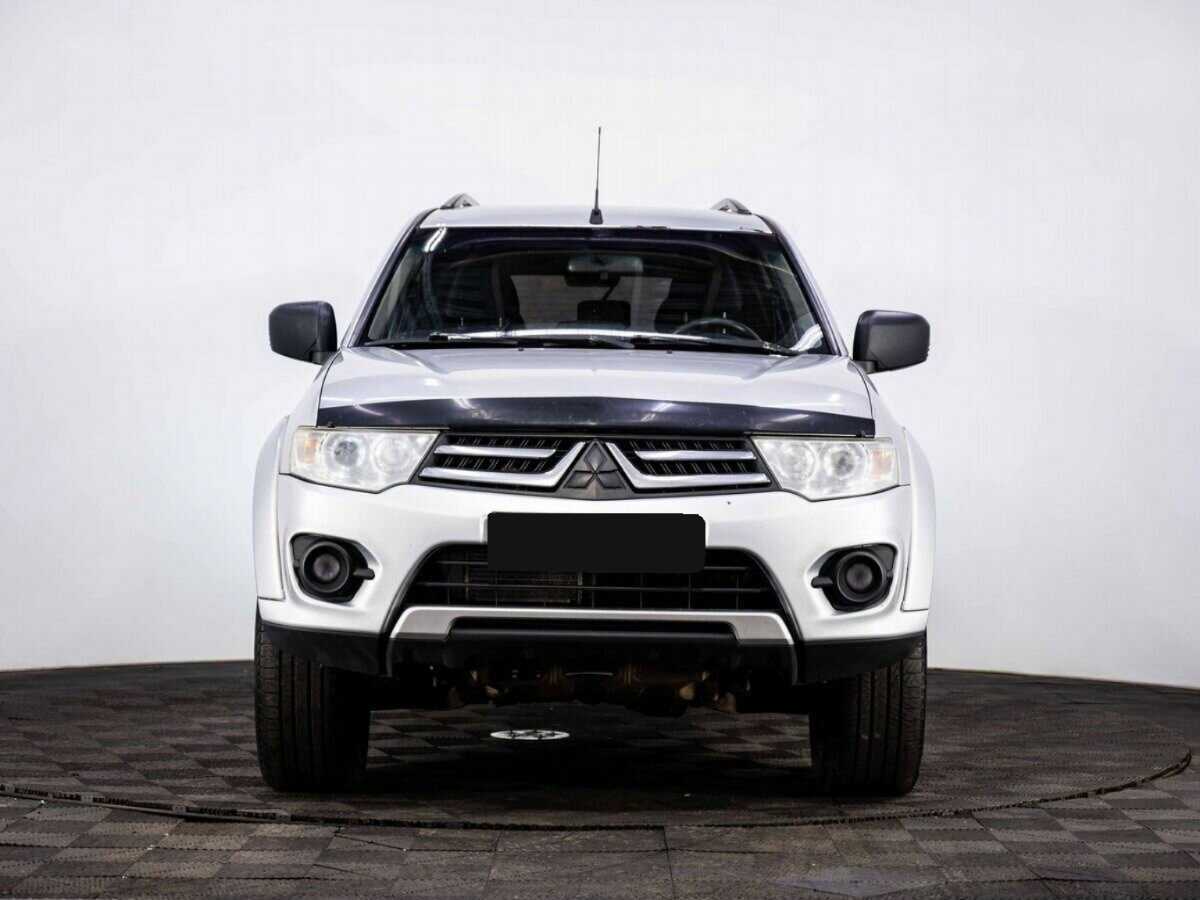 Mitsubishi Pajero Sport с пробегом — 2014 год. Фото: #1