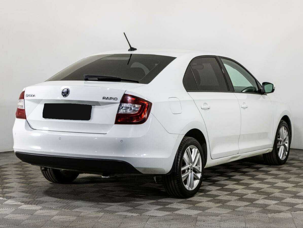 Skoda Rapid с пробегом — 2017 год. Фото: #3