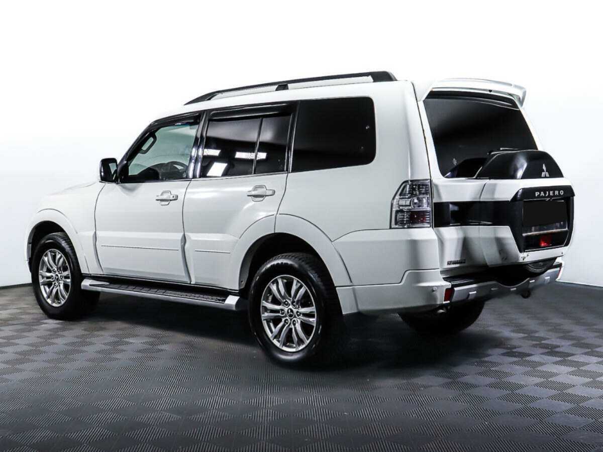 Mitsubishi Pajero с пробегом — 2014 год. Фото: #4