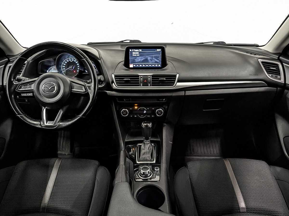 Mazda 3 с пробегом — 2018 год. Фото: #11