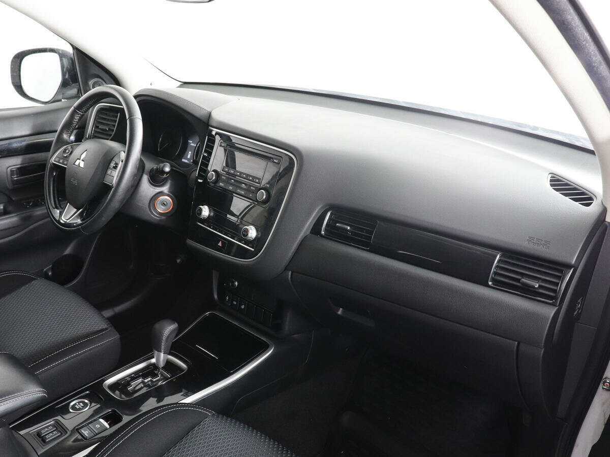 Mitsubishi Outlander с пробегом — 2020 год. Фото: #9