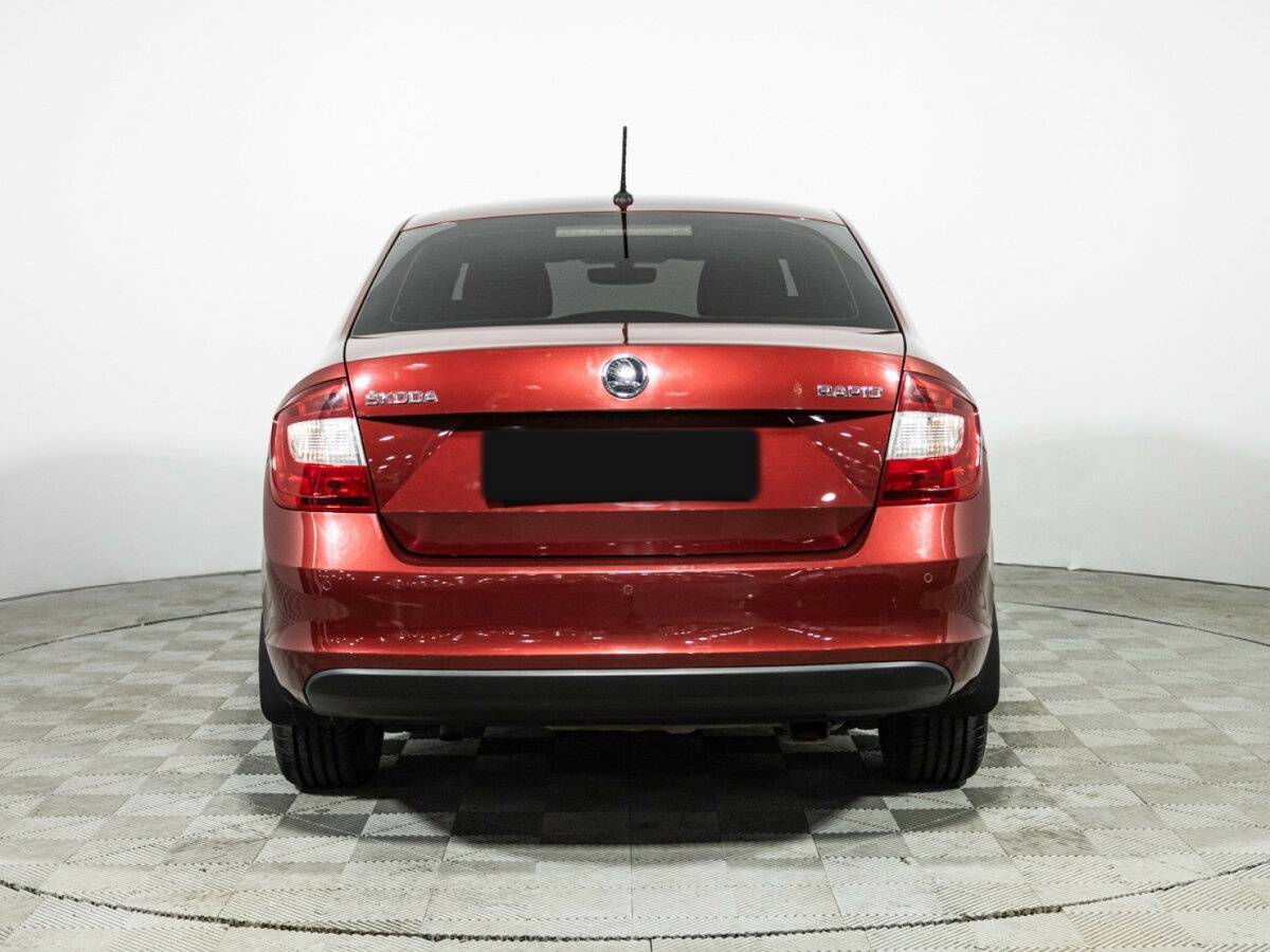 Skoda Rapid с пробегом — 2016 год. Фото: #5