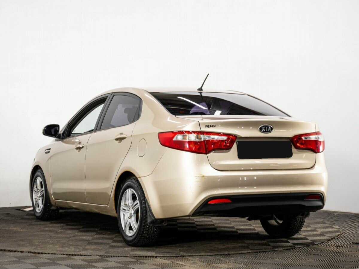 Kia Rio с пробегом — 2012 год. Фото: #5