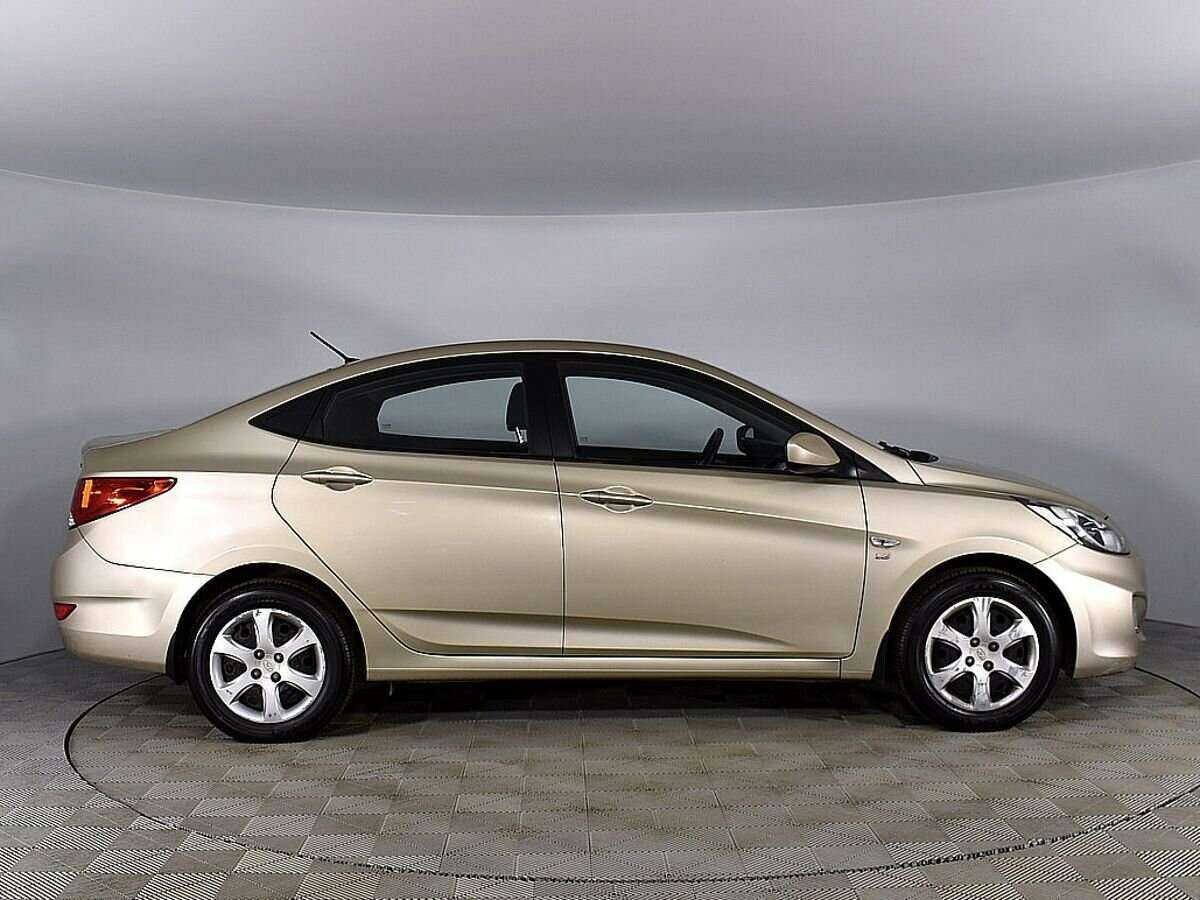 Hyundai Solaris с пробегом — 2014 год. Фото: #4