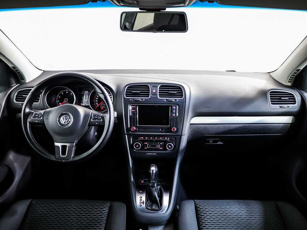 Volkswagen Golf с пробегом — 2012 год. Фото: #8