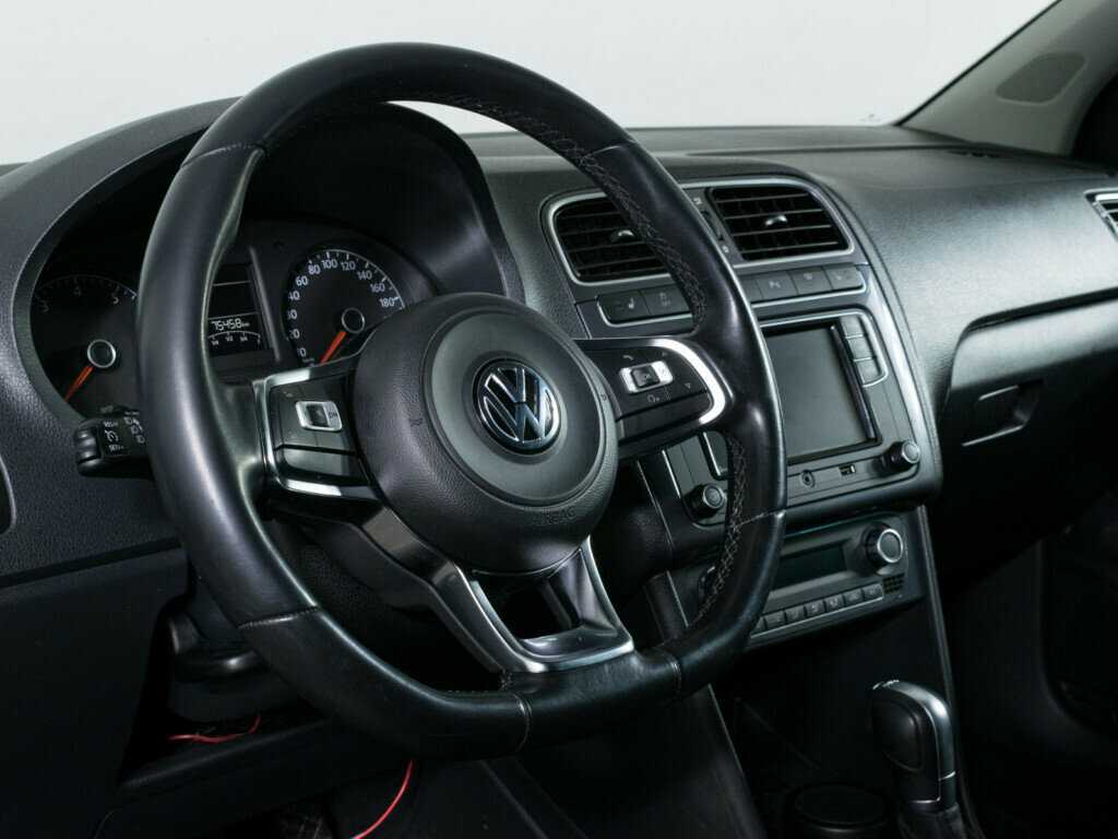 Volkswagen Polo с пробегом — 2019 год. Фото: #11