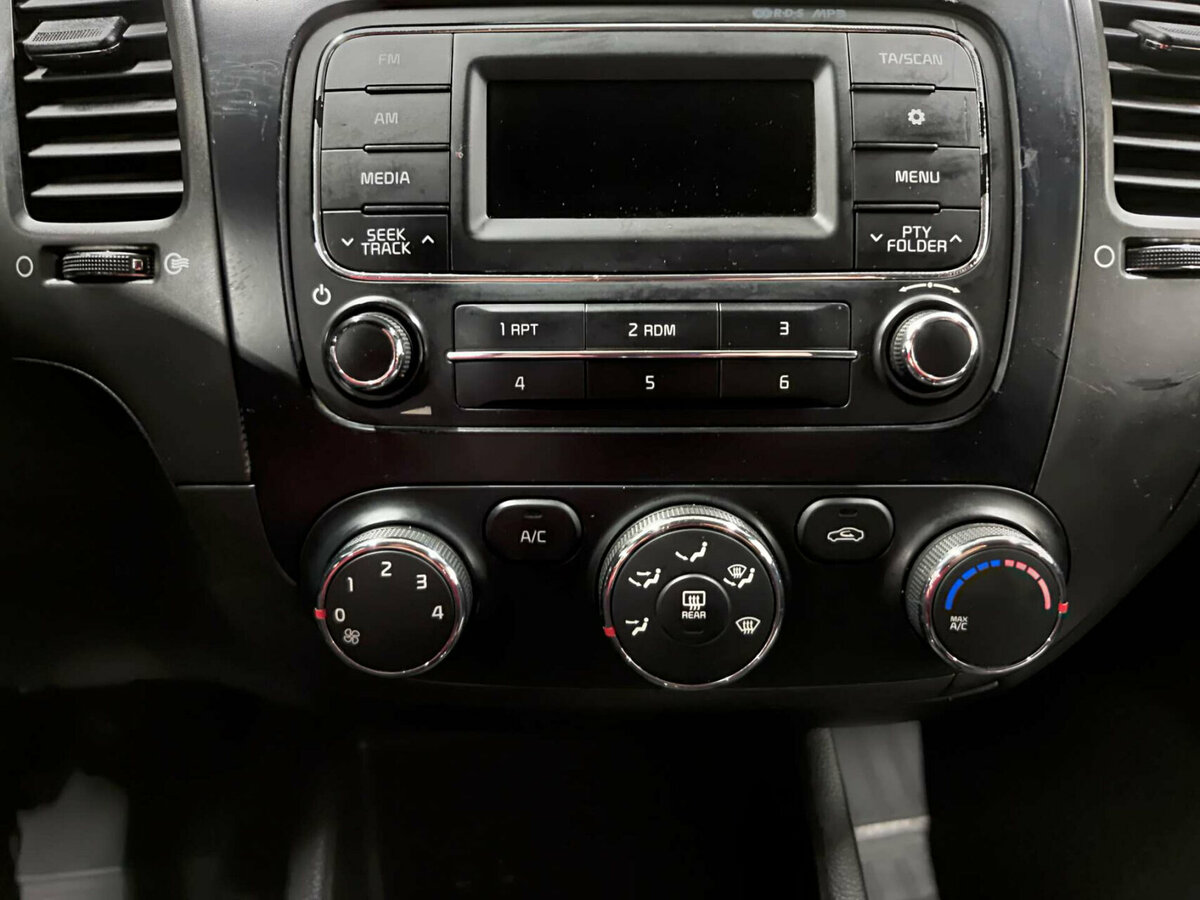 Kia Cerato с пробегом — 2013 год. Фото: #14