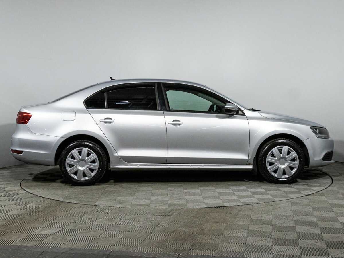 Volkswagen Jetta с пробегом — 2012 год. Фото: #3
