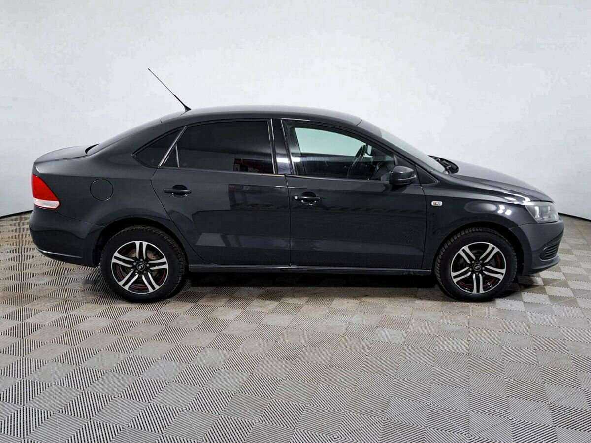 Volkswagen Polo с пробегом — 2012 год. Фото: #3