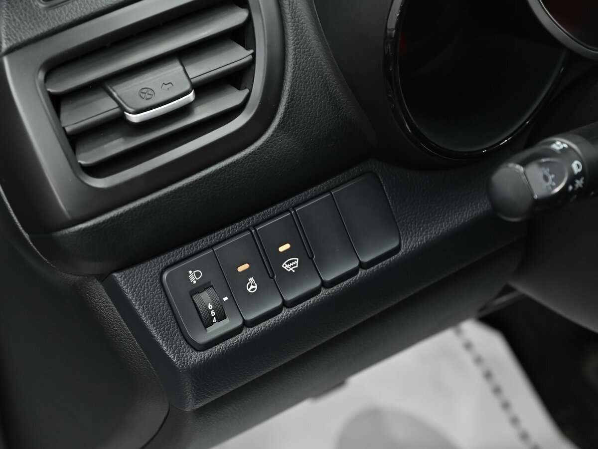Kia Rio с пробегом — 2013 год. Фото: #8