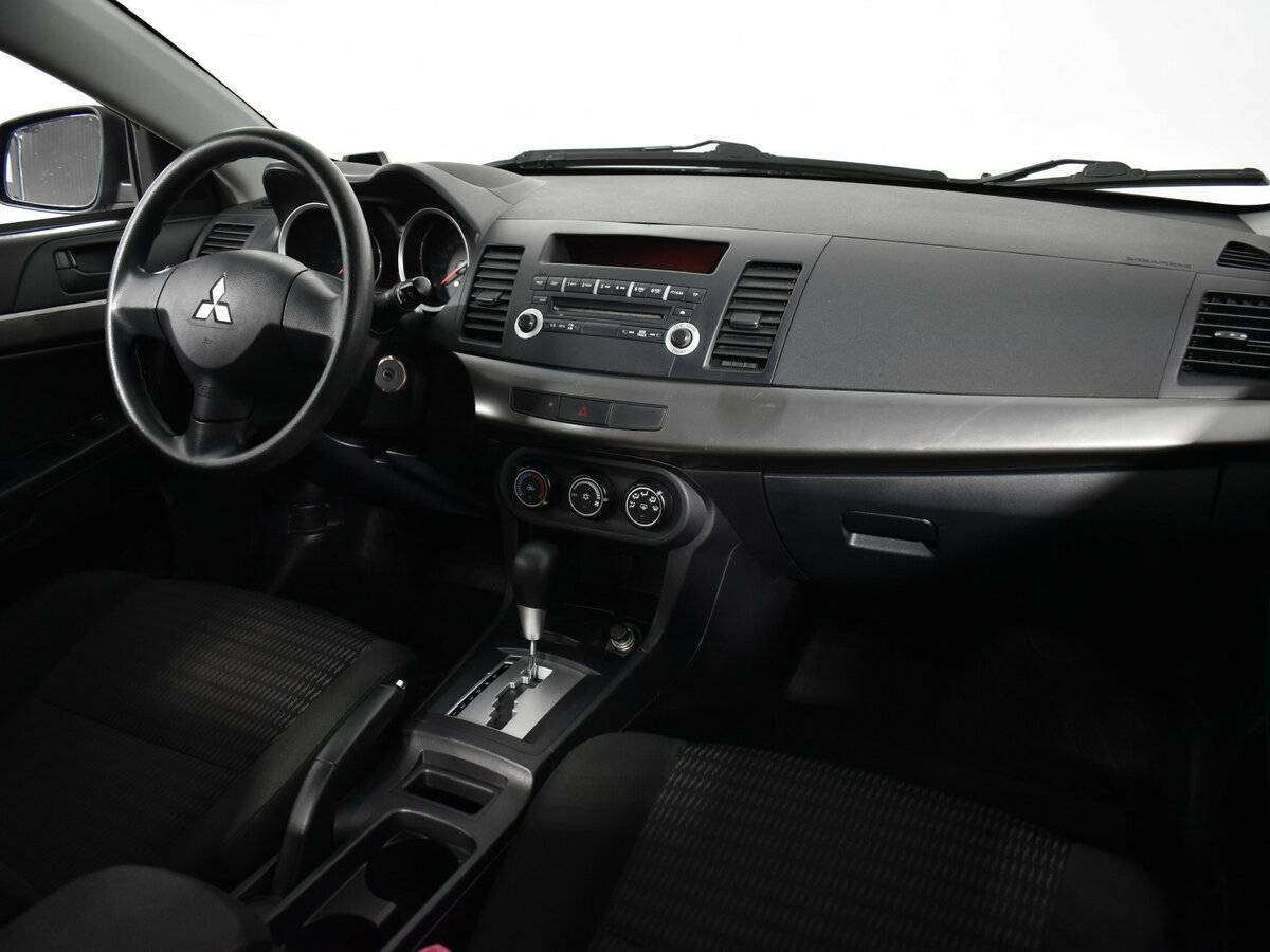 Mitsubishi Lancer с пробегом — 2012 год. Фото: #9
